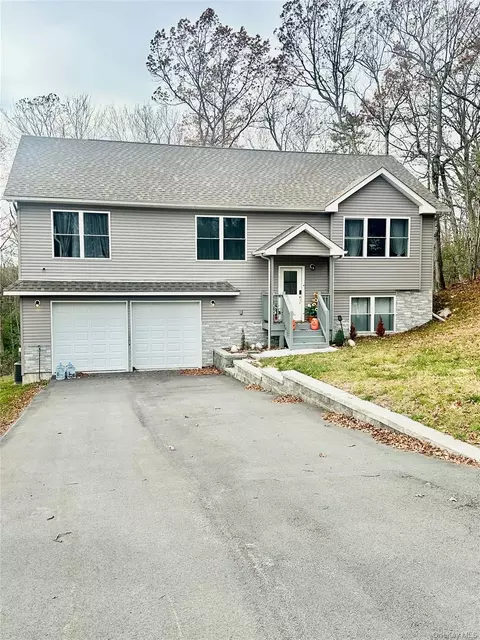 50 Picadilly Cir, Thompson, NY 12775