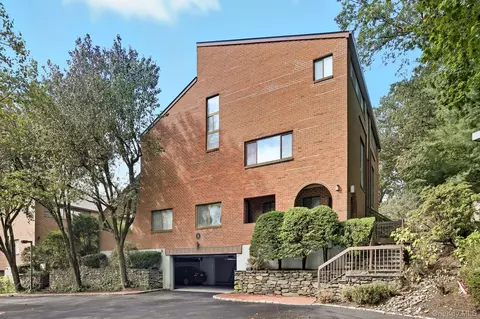 150 Bedford Rd #12A, New Castle, NY 10514