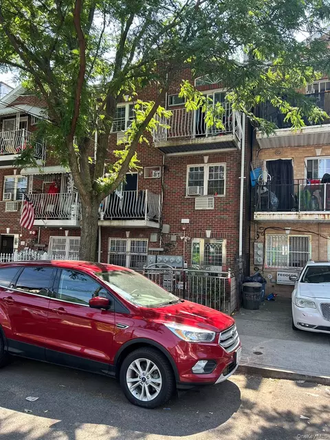 3416 107th St, New York, NY 11368
