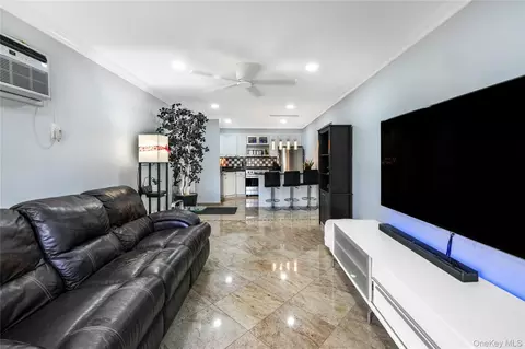 427 Schorr Dr #36A, College Point, NY 11356