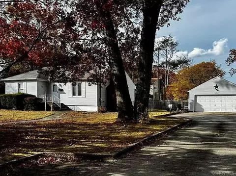 351 Nicolls Rd, Deer Park, NY 11729
