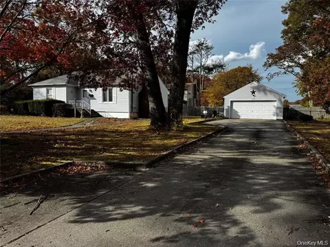 351 Nicolls Rd, Deer Park, NY 11729