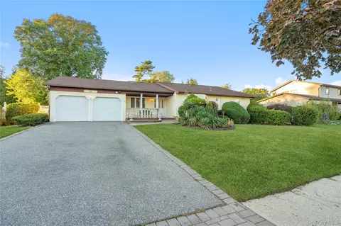 48 Fairfield Dr, Dix Hills, NY 11746