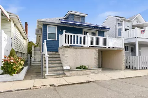 90 Connecticut Ave, Long Beach, NY 11561