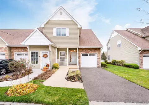 230 Ira Rd #230, Mount Sinai, NY 11766
