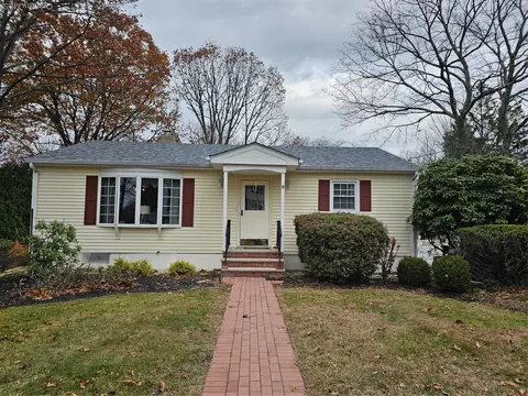 8 Laura Rd, Monroe, NY 10950