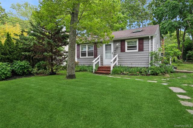 11 Shell Rd, Hampton Bays, NY 11946 | 17 Photos - Movoto