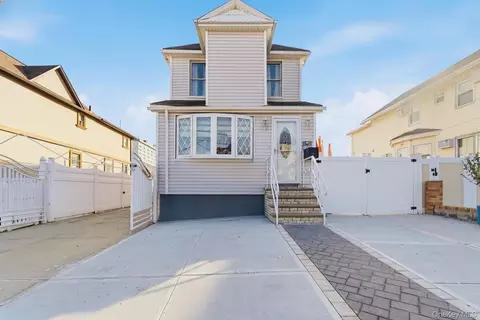 13724 133rd Ave, Jamaica, NY 11436