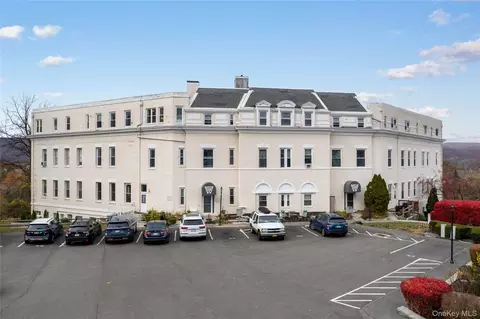 16 Waterview Est, Peekskill, NY 10566