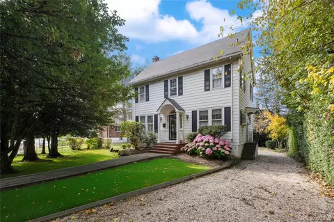 83 Sunnyside Dr, Yonkers, NY 10705
