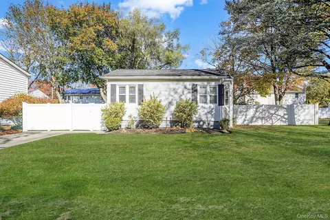 59 Nevada Rd, West Babylon, NY 11704