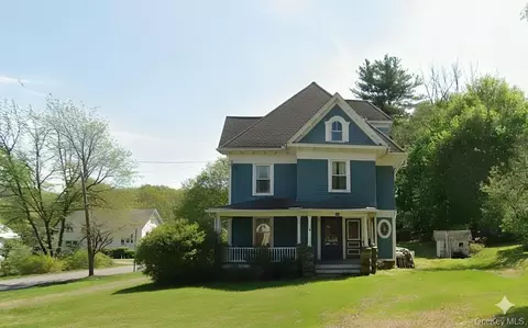 25 Summit Ave, Central Valley, NY 10917
