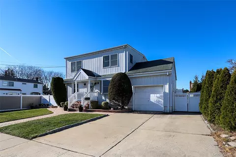 169 N 6th St, Bethpage, NY 11714
