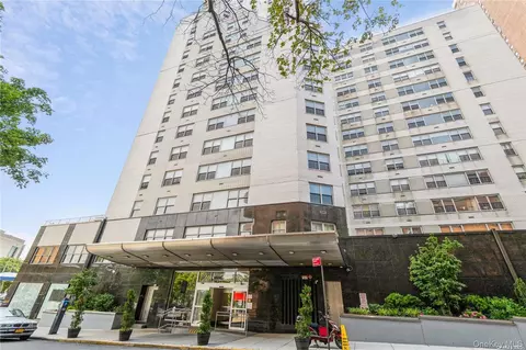 125-10 Queens Blvd #2404, New York, NY 11415