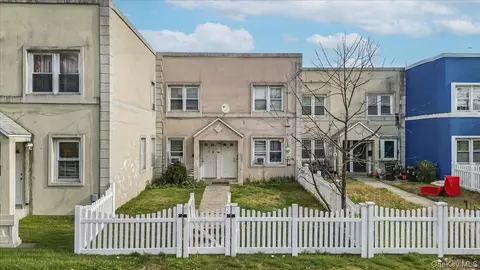 14019 183rd St, New York, NY 11413