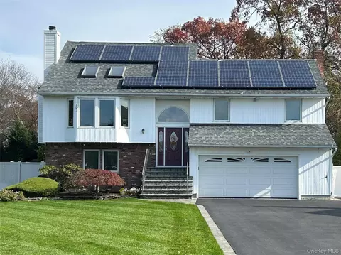 839 Pine Ave, West Islip, NY 11795
