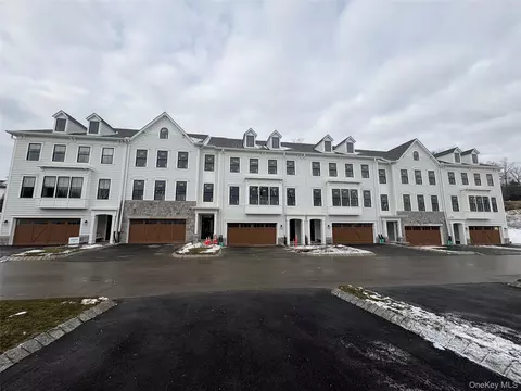 1819 Soundview Ct, Yorktown, NY 10598