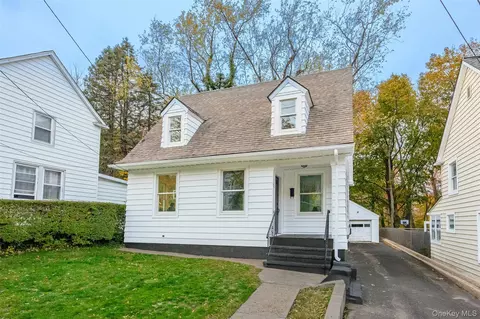 122 Liberty Ave, Port Jefferson, NY 11777