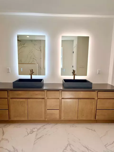 Bath - 45 Maple Hill Dr, Washington, NY 12545 photo 4 of 5