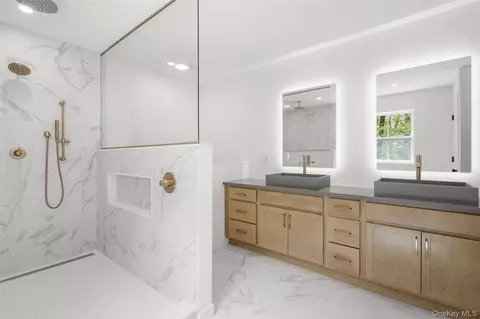 Bath - 45 Maple Hill Dr, Washington, NY 12545 photo 2 of 5