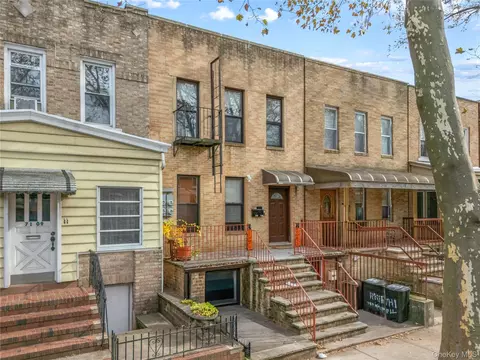 71-11 68th St, New York, NY 11385