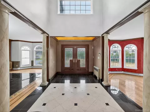 Entry Way - 120 E Willow Tree Rd, Ramapo, NY 10977 photo 1 of 5