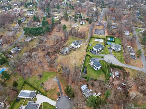 View/Area - 120 E Willow Tree Rd, Ramapo, NY 10977 photo 5 of 5