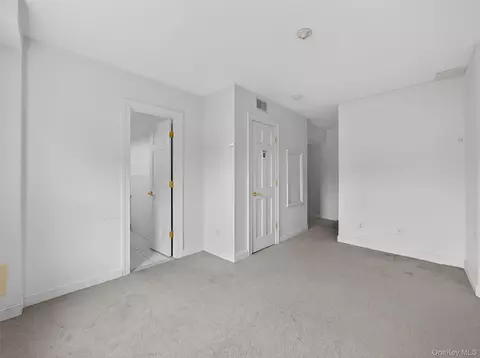 Bedroom - 120 E Willow Tree Rd, Ramapo, NY 10977 photo 4 of 4
