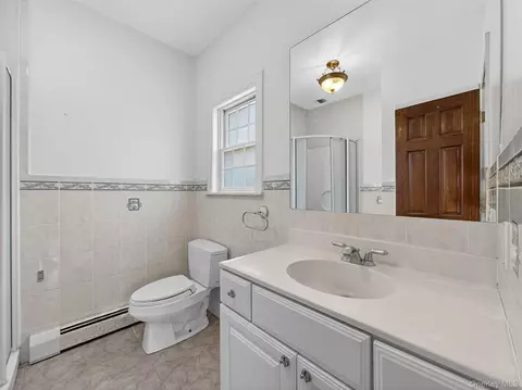 Bath - 120 E Willow Tree Rd, Ramapo, NY 10977 photo 3 of 9