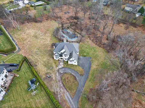 View/Area - 120 E Willow Tree Rd, Ramapo, NY 10977 photo 4 of 5