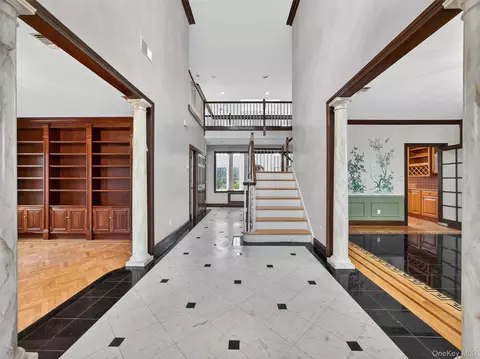 Entry Way - 120 E Willow Tree Rd, Ramapo, NY 10977 photo 3 of 5