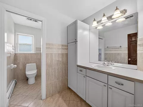 Bath - 120 E Willow Tree Rd, Ramapo, NY 10977 photo 7 of 9