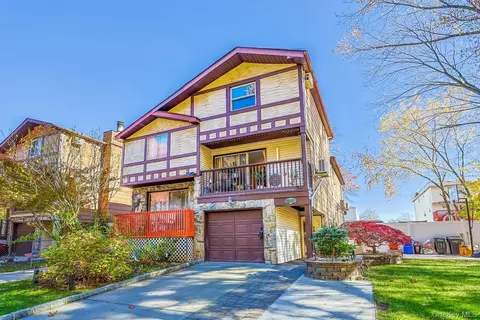 197 Park Dr N, Staten Island, NY 10314