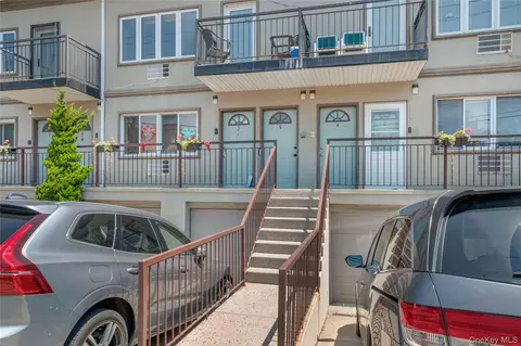208 Beach 124th St #6, Rockaway Park, NY 11694