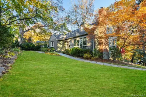 196 Old Army Rd, Greenburgh, NY 10583