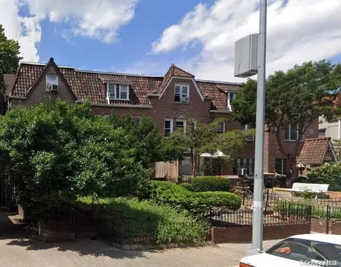 37-58 79th St, Jackson Heights, NY 11372