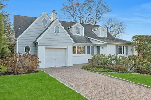 12 Cross Hill Rd, Eastchester, NY 10709