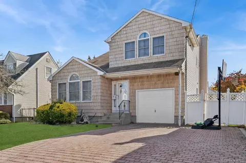 115 Schley Ave, North Hempstead, NY 11507