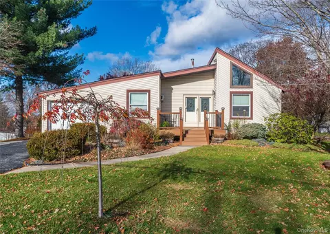 20 Cherrywood Dr, Goshen, NY 10924