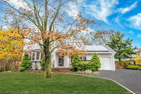 72 Ruland Rd, Selden, NY 11784