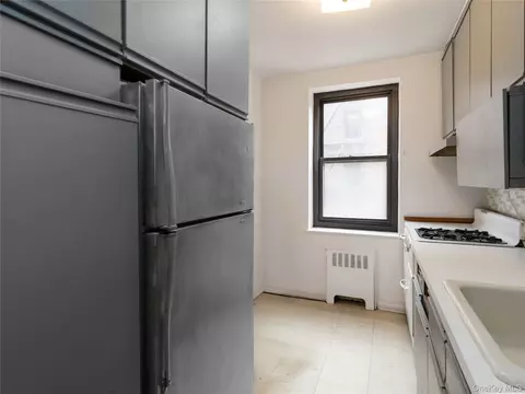 90-10 32nd Ave #305, East Elmhurst, NY 11369