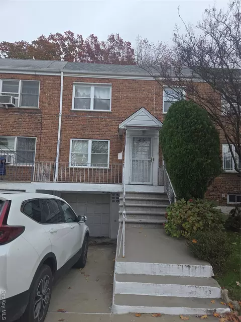 5627 210th St, New York, NY 11364