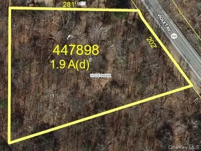 999 Violet Ave, Hyde Park, NY 12538