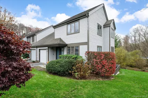 34 Adela Ct, Yorktown, NY 10598