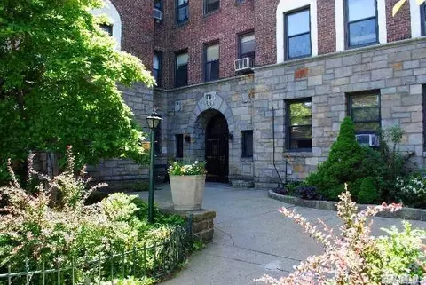 77-20 Austin #2C, New York, NY 11375