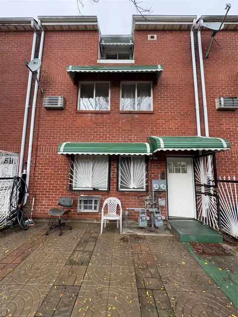 9 Harper Ct, New York, NY 10466