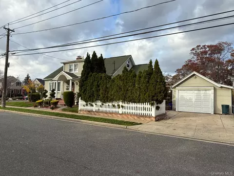 183 N Cottage St, Valley Stream, NY 11580