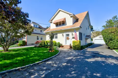 45 Woodland Ave, Rockville Centre, NY 11570