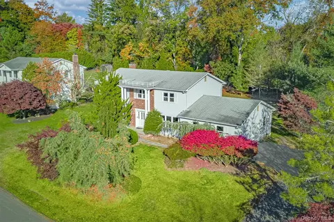 20 Lafayette Dr, Clarkstown, NY 10956