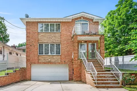 253-12 58 Ave, Little Neck, NY 11362